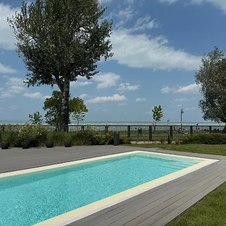 Pearl Bay * Siófok